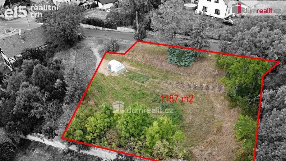 Prodej stavebního pozemku 1 187 m², Polepy