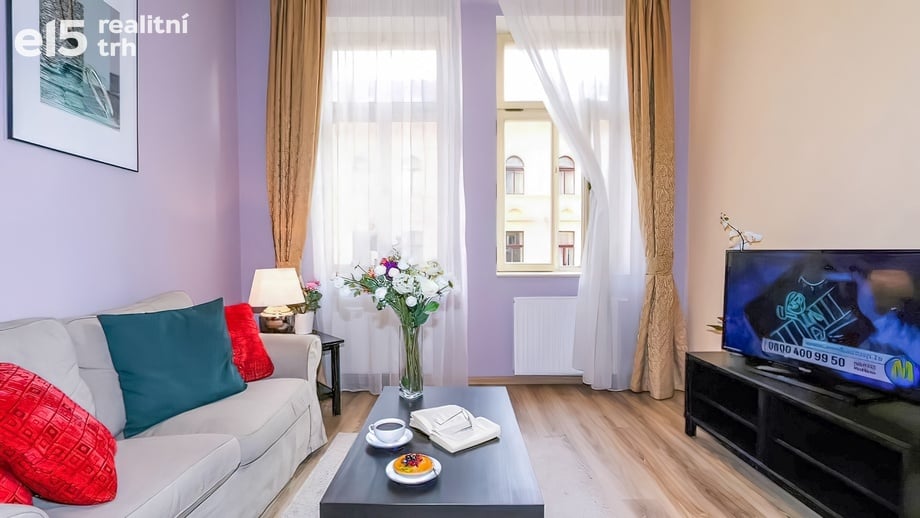 Pronájem bytu 1+1 40 m², Praha - Vinohrady