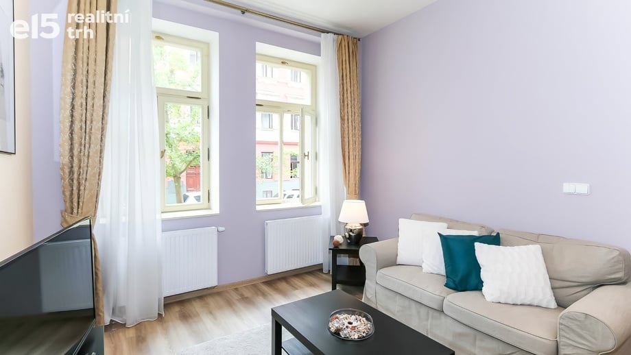 Pronájem bytu 1+1 40 m², Praha - Vinohrady