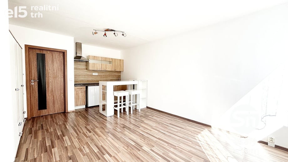 Pronájem bytu 1+kk 26 m², Praha - Letňany