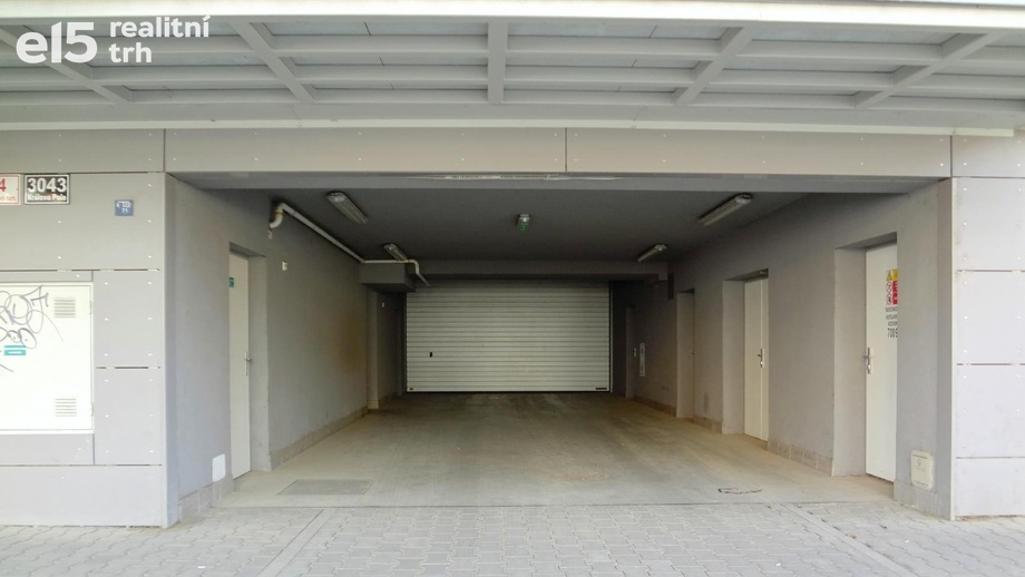 Prodej garážového stání 12 m², Královo Pole