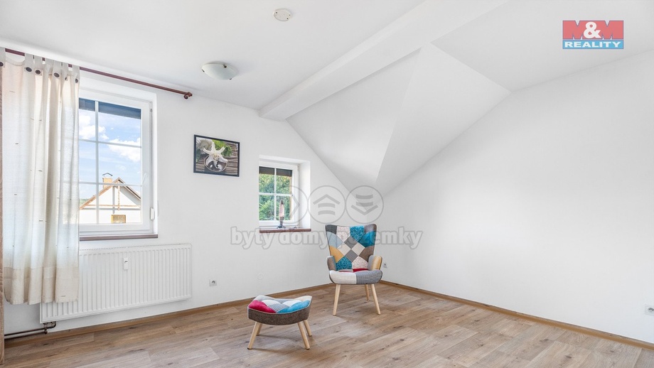Prodej bytu 1+kk 25 m², Mladé Buky