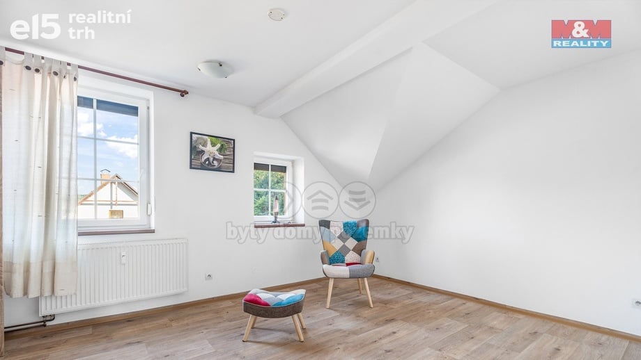 Prodej bytu 1+kk 25 m², Mladé Buky