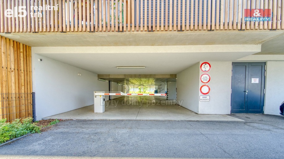 Pronájem garážového stání 15 m², Plzeň