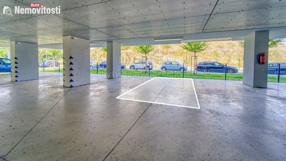 Pronájem garážového stání 15 m², Plzeň