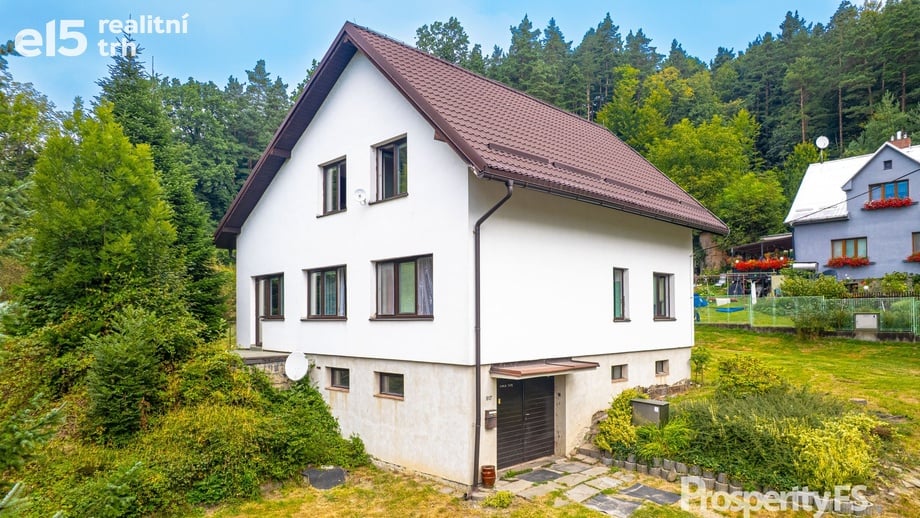 Prodej rodinného domu 250 m², Janovice