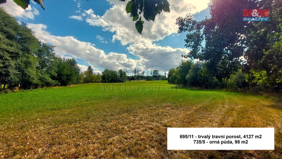 Prodej pole 27 953 m², Štoky