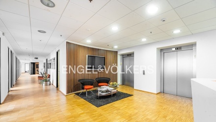 Pronájem kanceláře 330 m², Praha - Holešovice