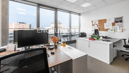 Pronájem kanceláře 330 m², Praha - Holešovice