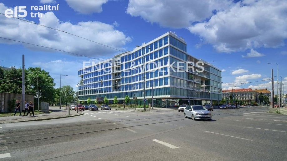 Pronájem kanceláře 595 m², Praha - Holešovice