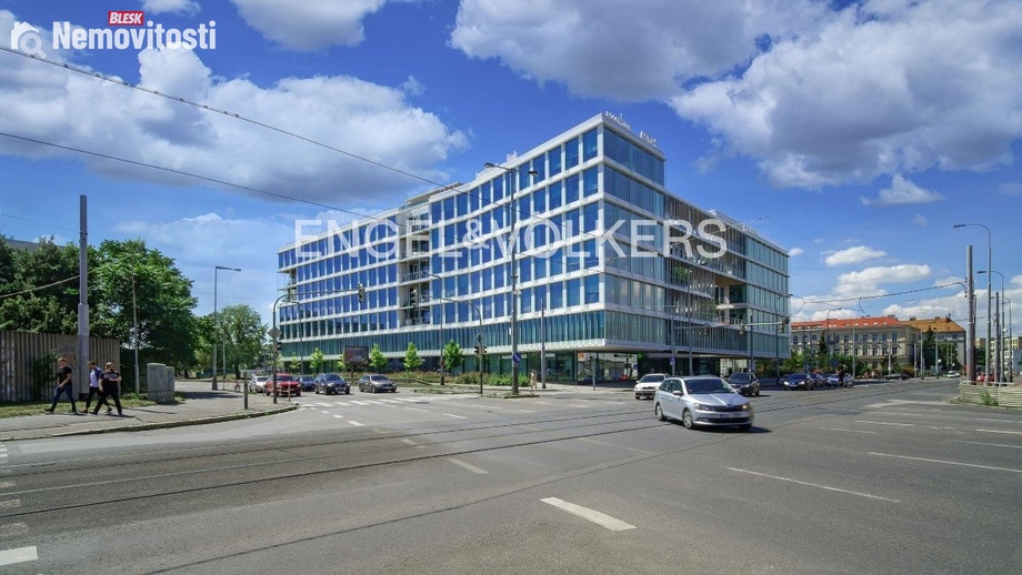 Pronájem kanceláře 595 m², Praha - Holešovice