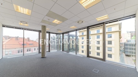 Pronájem kanceláře 564 m², Praha - Holešovice