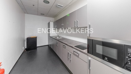 Pronájem kanceláře 564 m², Praha - Holešovice