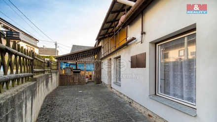 Prodej rodinného domu 195 m², Klopina