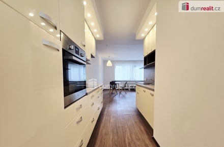 Pronájem bytu 2+kk 77 m², Praha 6
