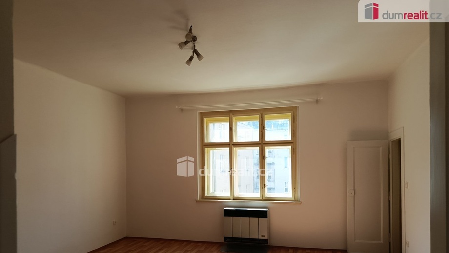 Pronájem bytu 1+kk 36 m², Praha 10