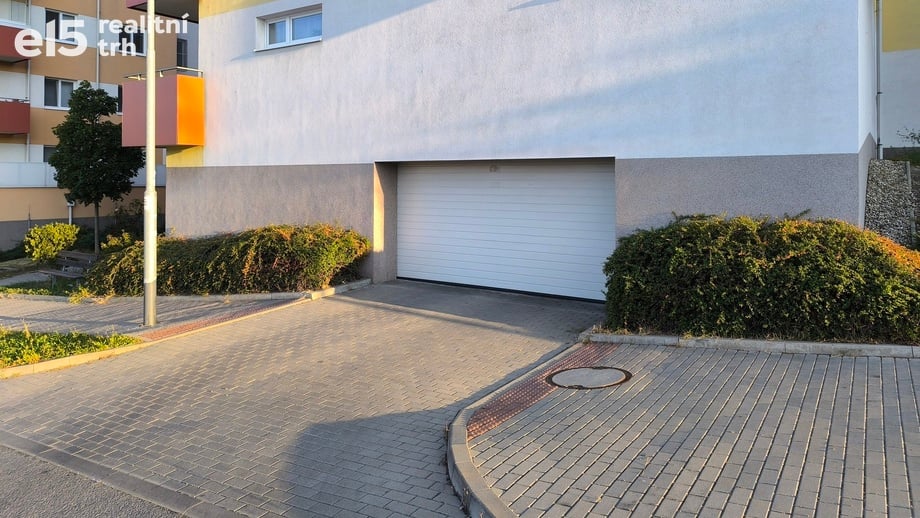 Pronájem garáže 13 m², Brno - Žebětín