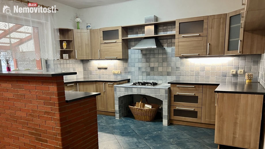 Prodej rodinného domu 179 m², Žákovice