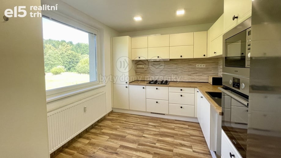 Pronájem bytu 3+1 68 m², Loket