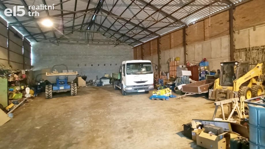 Pronájem skladu 350 m², Jivina