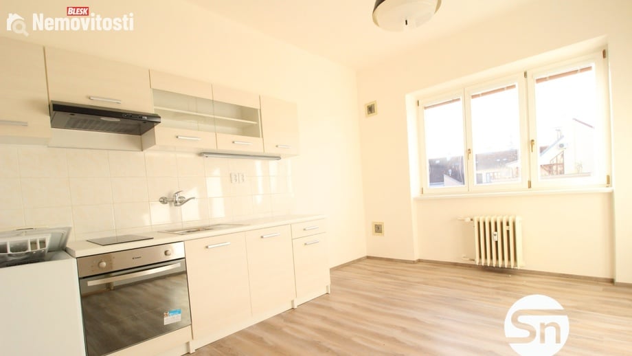 Pronájem bytu 1+1 43 m², Praha - Smíchov