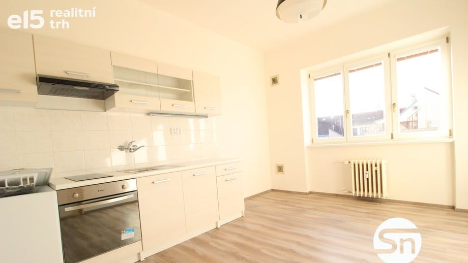 Pronájem bytu 1+1 43 m², Praha - Smíchov