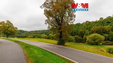 Prodej komerčního pozemku 1 054 m², Zlatá Koruna