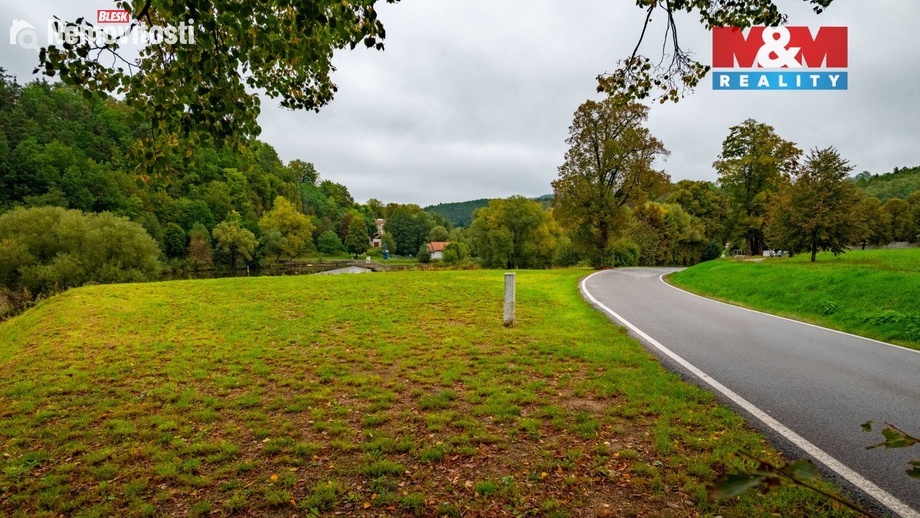 Prodej komerčního pozemku 1 054 m², Zlatá Koruna