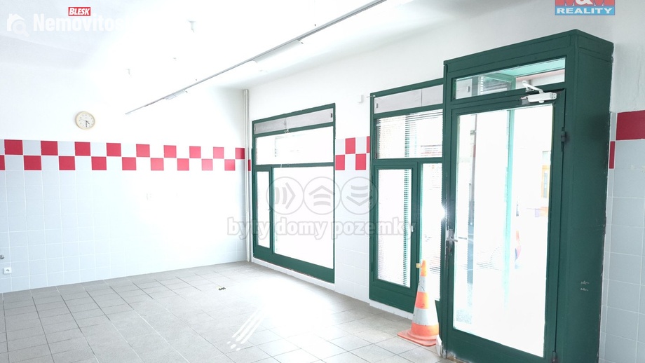 Pronájem obchodního prostoru 100 m², Vlašim
