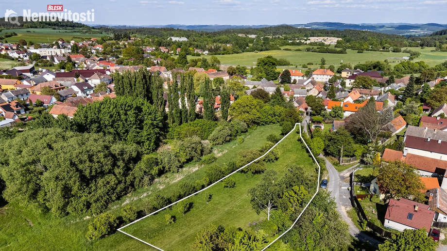 Prodej stavebního pozemku 2 805 m², Kozárovice