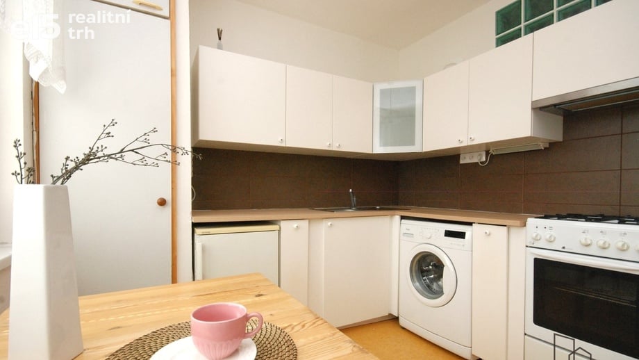 Prodej bytu 1+1 30 m², Brno-Bystrc
