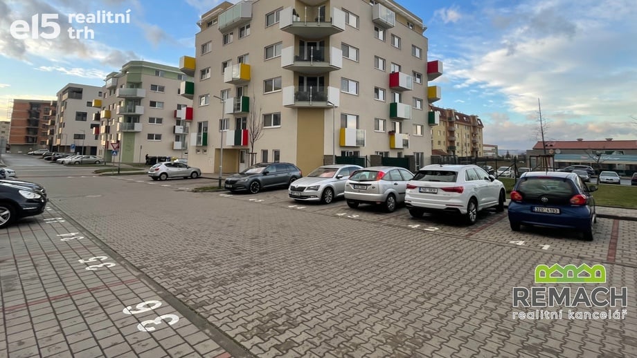 Pronájem garážového stání 68 m², Uherské Hradiště - Sady