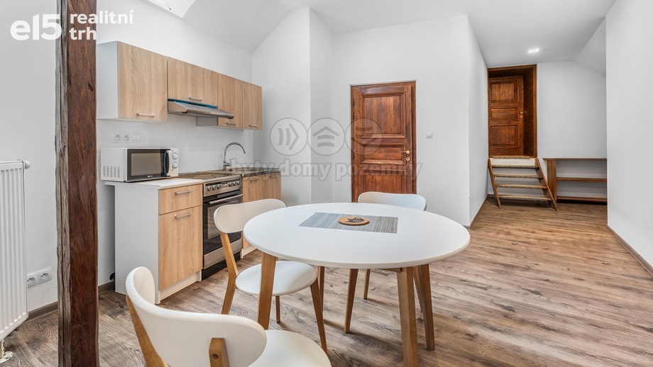 Pronájem bytu 2+1 80 m², Paceřice