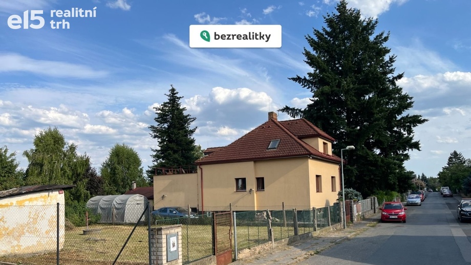 Prodej stavebního pozemku 437 m², Praha - Dubeč