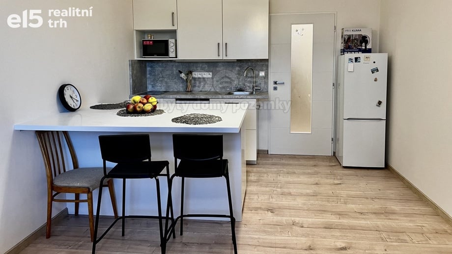 Pronájem bytu 1+kk 28 m², Praha 4