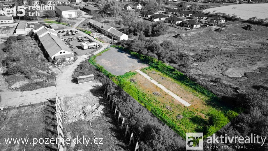 Prodej komerčního pozemku 2 639 m², Kly - Záboří