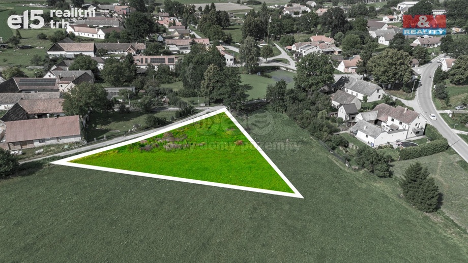 Prodej stavebního pozemku 1 496 m², Borovany