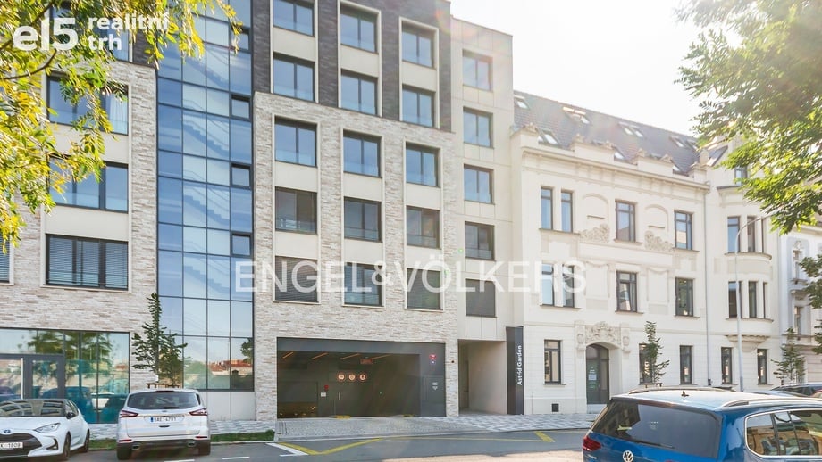 Pronájem garážového stání 20 m², Praha - Holešovice