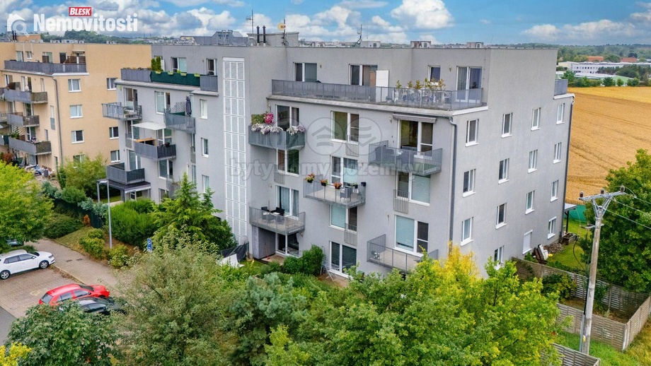 Prodej bytu 1+kk 43 m², Hostivice