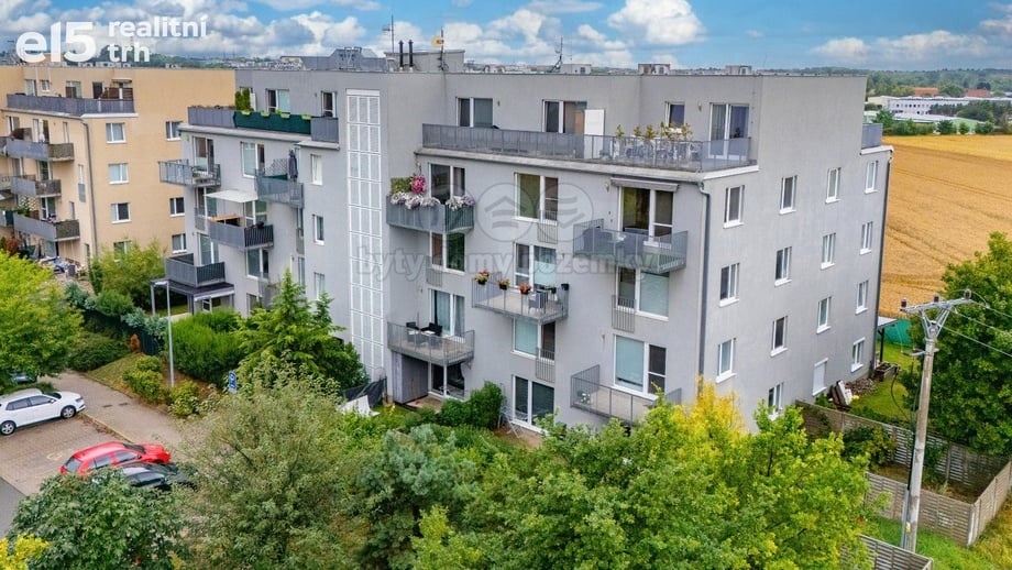 Prodej bytu 1+kk 43 m², Hostivice
