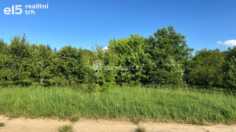 Prodej stavebního pozemku 1 836 m², Uherský Ostroh