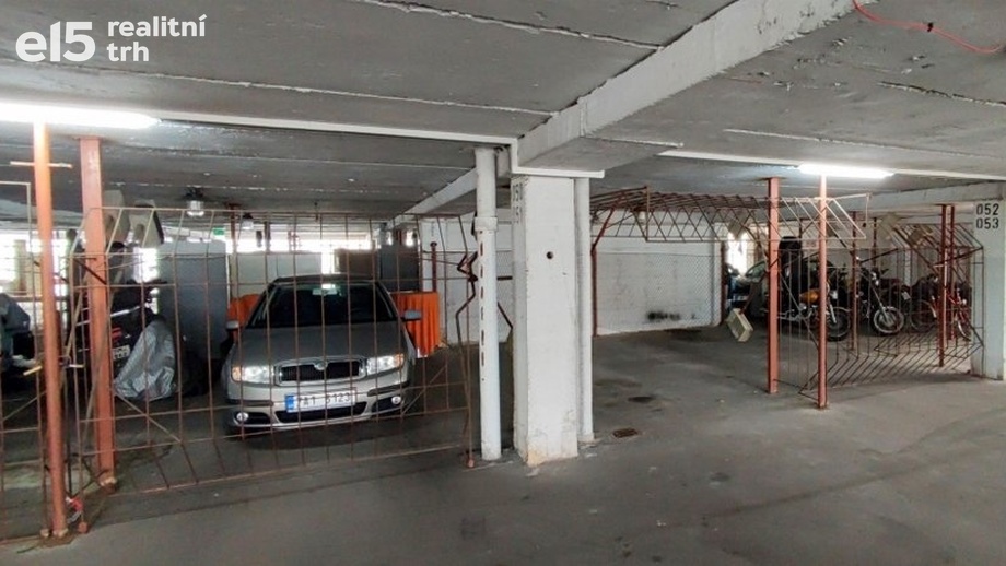 Pronájem garážového stání 18 m², Praha - Střížkov
