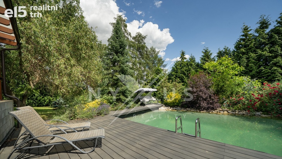 Prodej stavebního pozemku 1 081 m², Mníšek pod Brdy