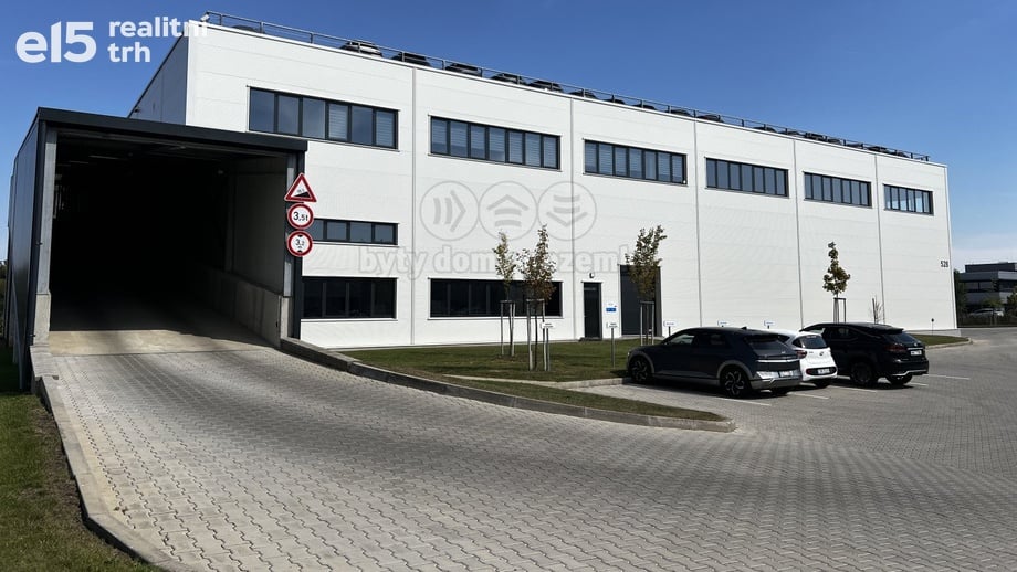 Pronájem skladu 829 m², Nupaky