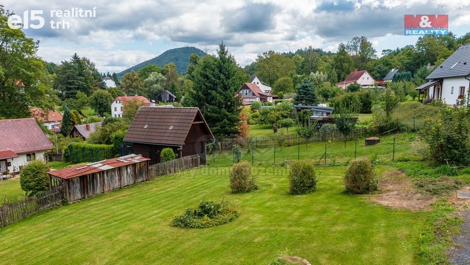 Prodej stavebního pozemku 1 380 m², Růžová