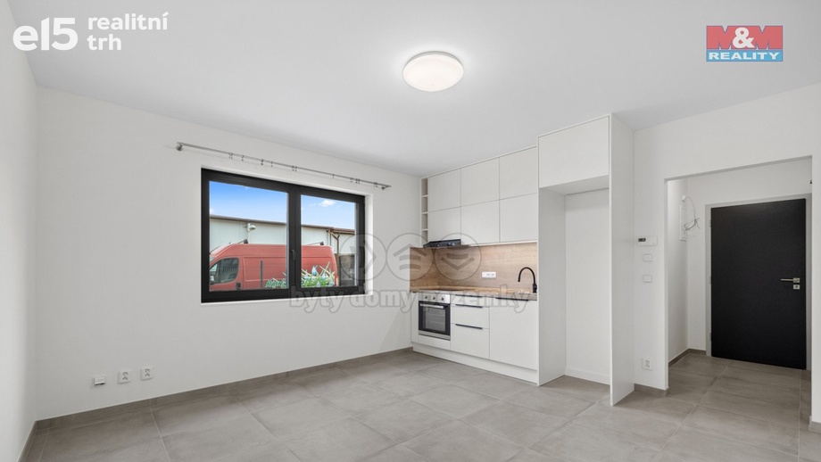 Pronájem bytu 1+kk 28 m², Klíčany