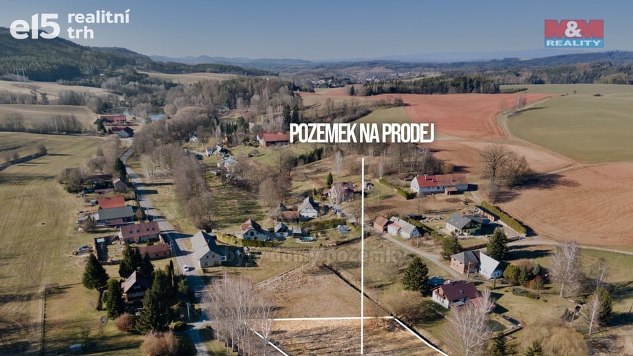 Prodej stavebního pozemku 1 935 m², Dolní Dobrouč