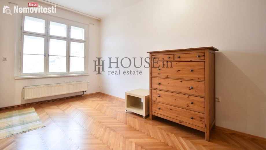 Pronájem bytu 1+1 49 m², Praha - Žižkov