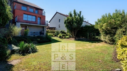 Prodej vícegeneračního domu 333 m², Praha - Štěrboholy