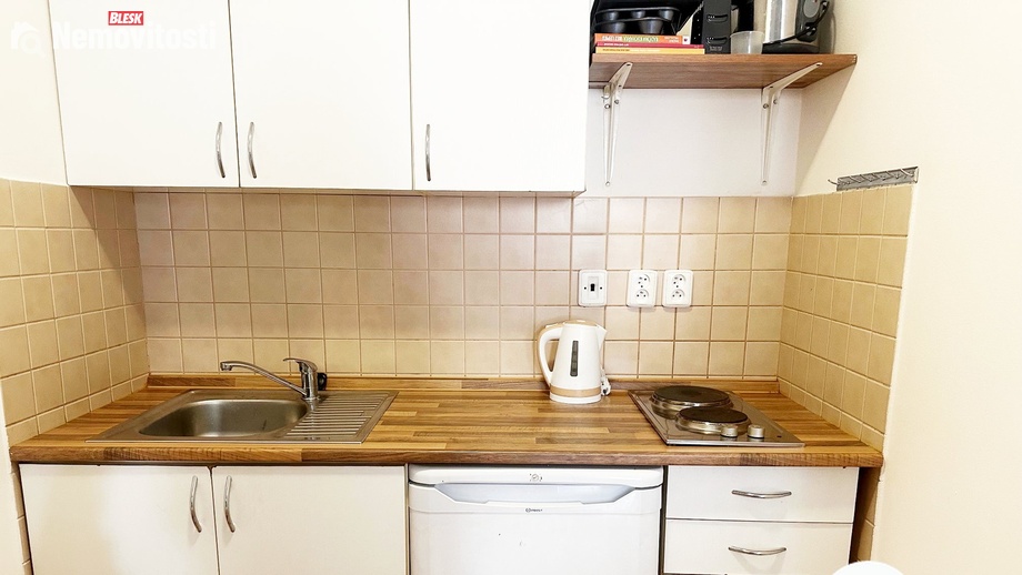 Pronájem bytu 1+kk 31 m², Praha - Vysočany